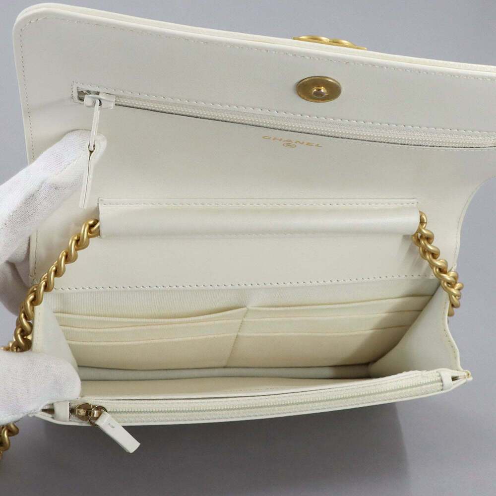 CHANEL White Caviar Leather Wallet - Picture 7 of 10